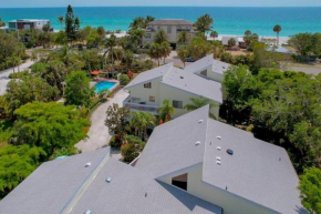 Longboat Key Beach House Beauty With Peek-a-views